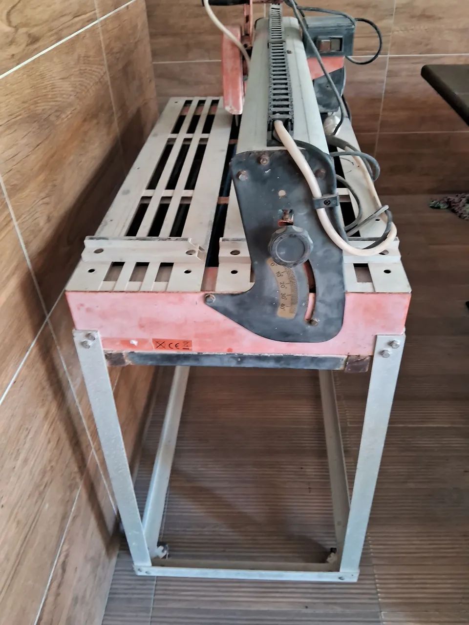 Máquina de conta pisos clipper - Foto 2