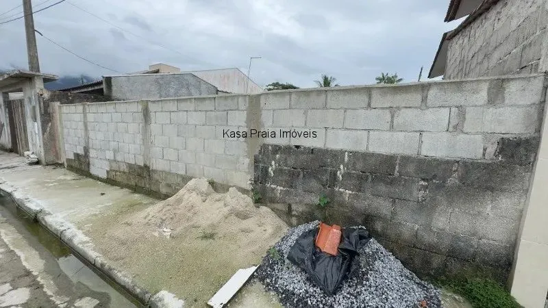 Terreno a venda na Massaguaçu em Caraguatatuba
