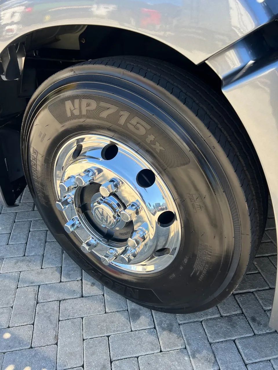 Vw 24-280 6x2 2023 - Carroceria de madeira de 8,5m - Foto 7