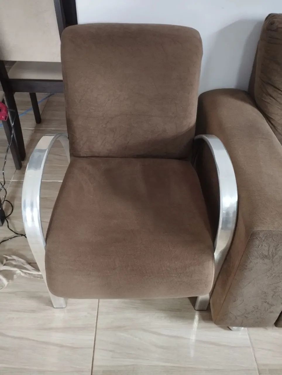 Vendendo sofá com poltrona 64842031443971121