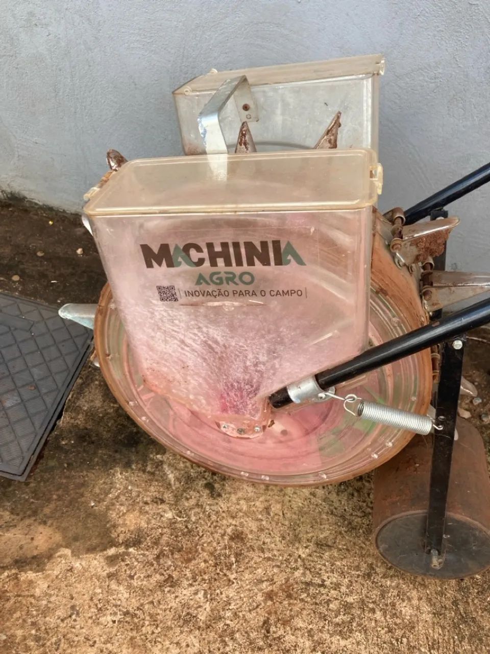 Plantadeira de sementes Machinia Agro (entrego limpa, revisada e com todas as peças)