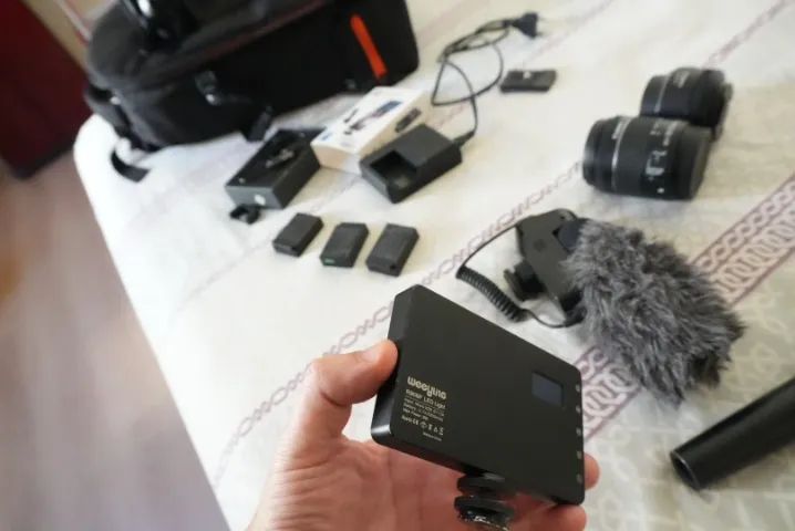 Canon sl3 com kit - lentes, led, microfone, lapela, bateria - Foto 5