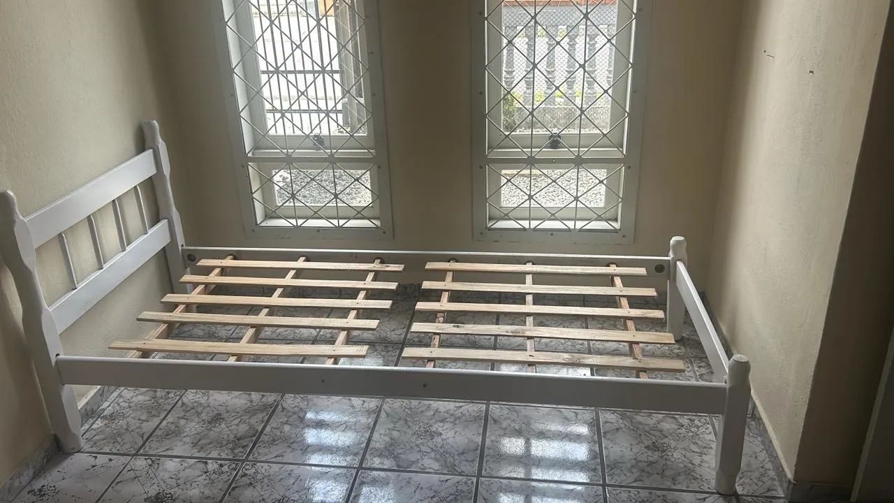 Cama de madeira branca - Sem colchão - Foto 2