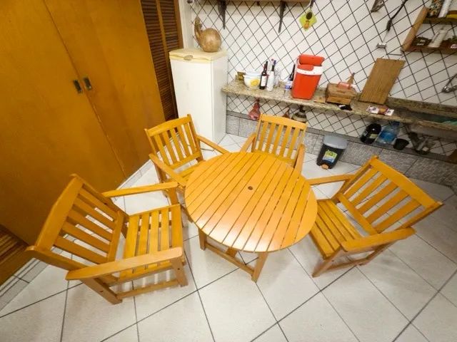 Conjunto de mesa e cadeiras Marfim