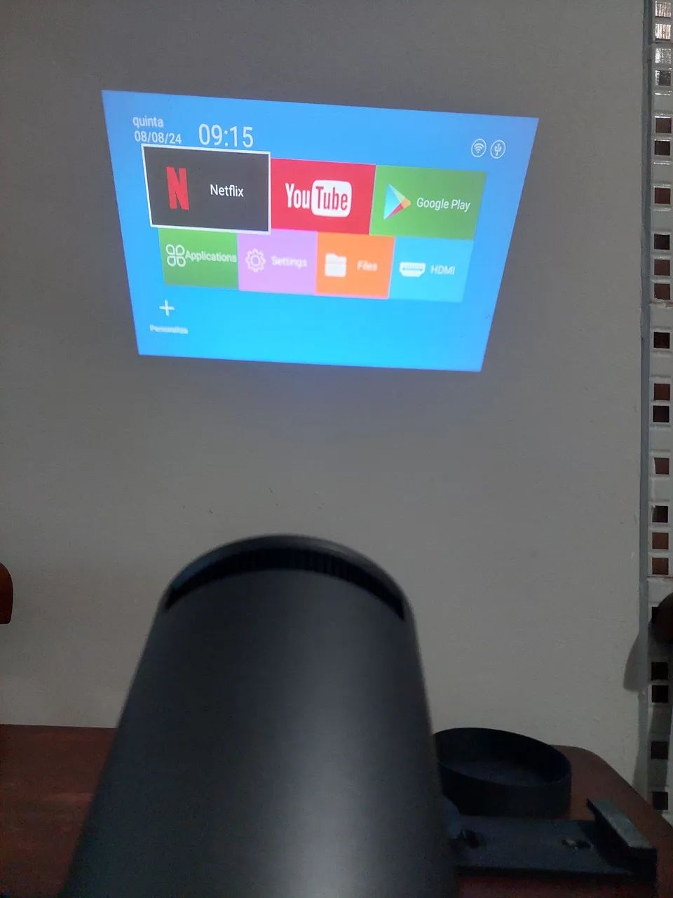 Projetor ultra 4k preto - Foto 4