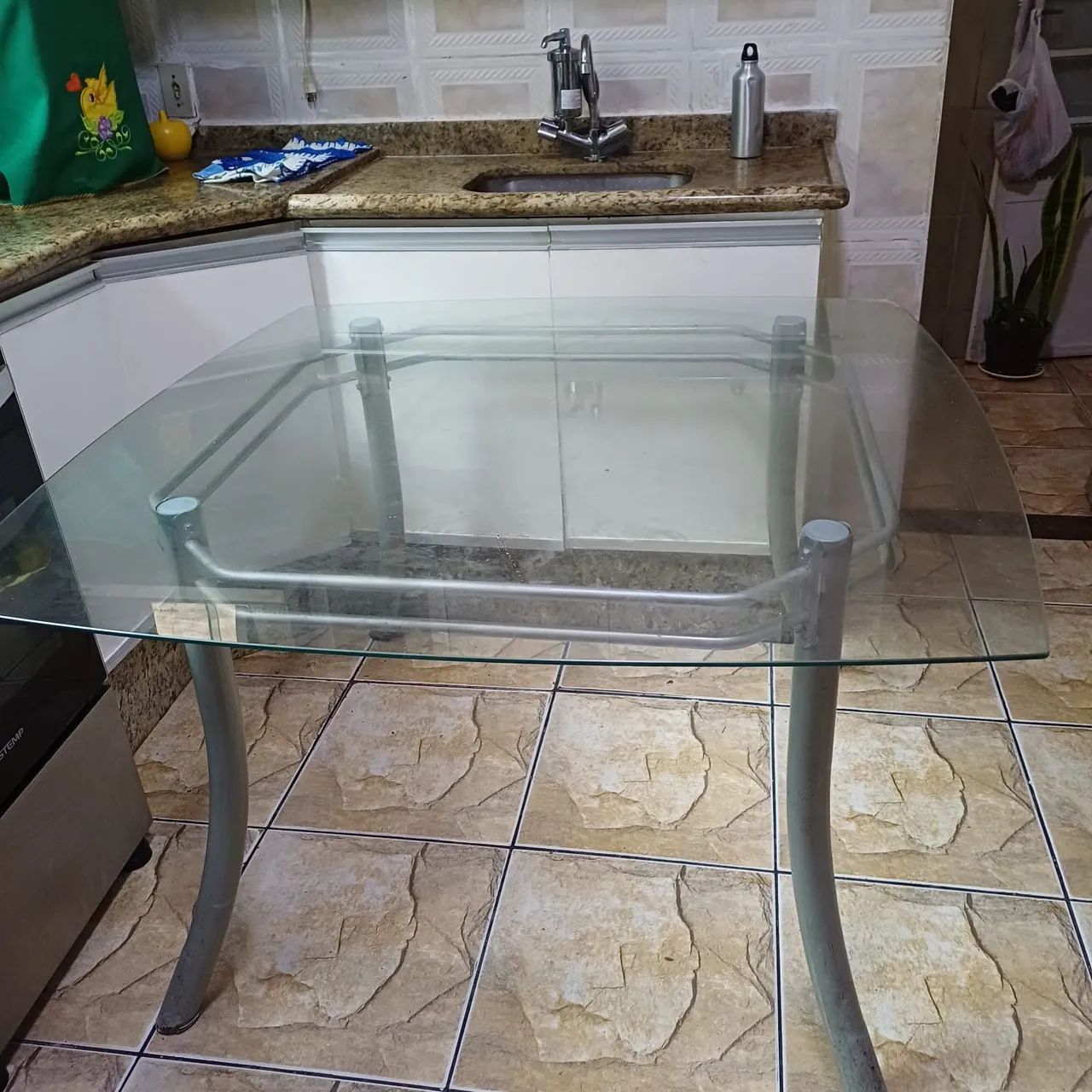 Vendo mês de vidro 