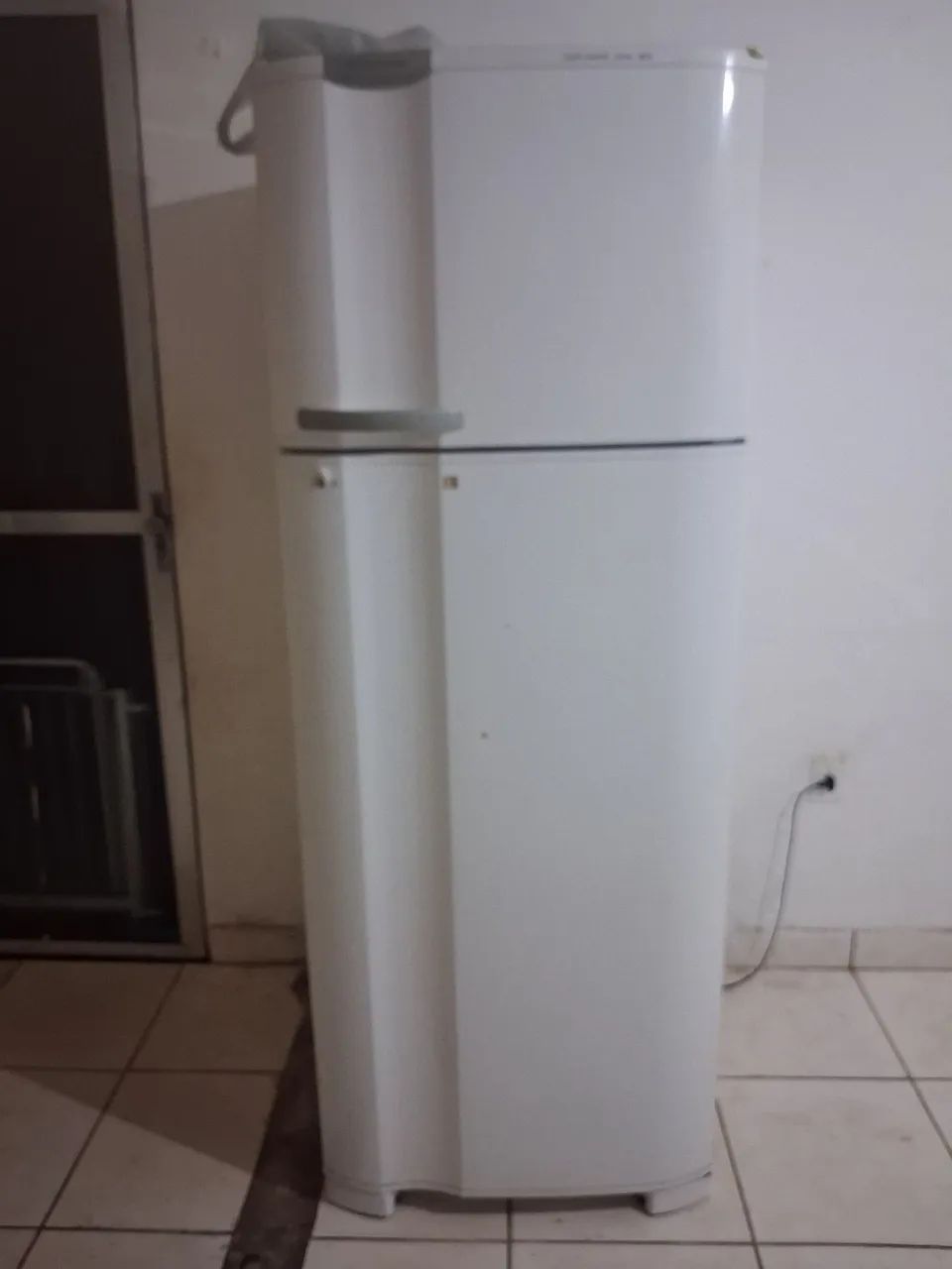 Vendo geladeira 