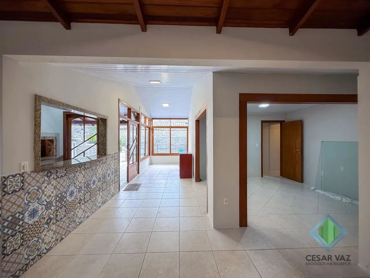 Casa residencial e comercial no bairro Capoeiras. - Foto 2