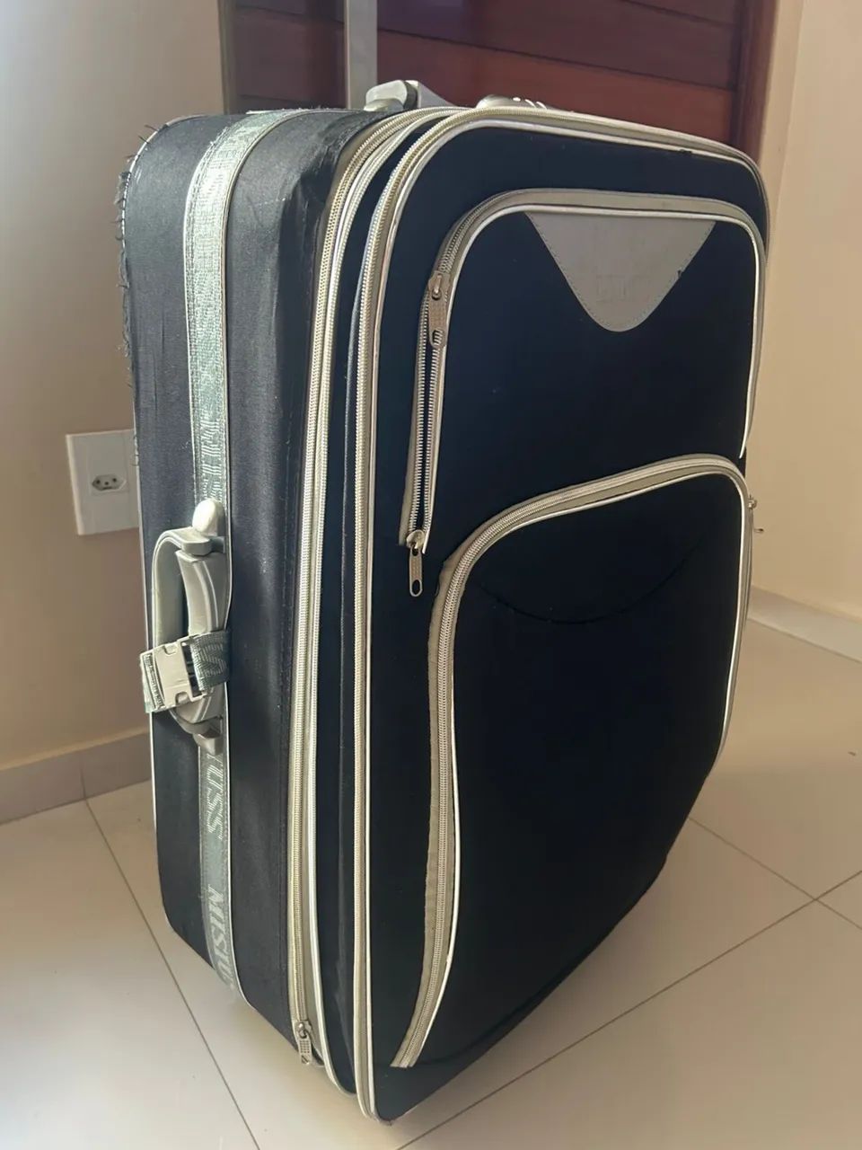 VENDO MALA DE VIAGEM TAMANHO GRANDE  - Foto 2