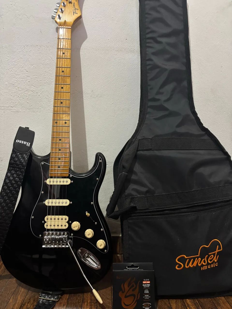 Guitarra tagima t540