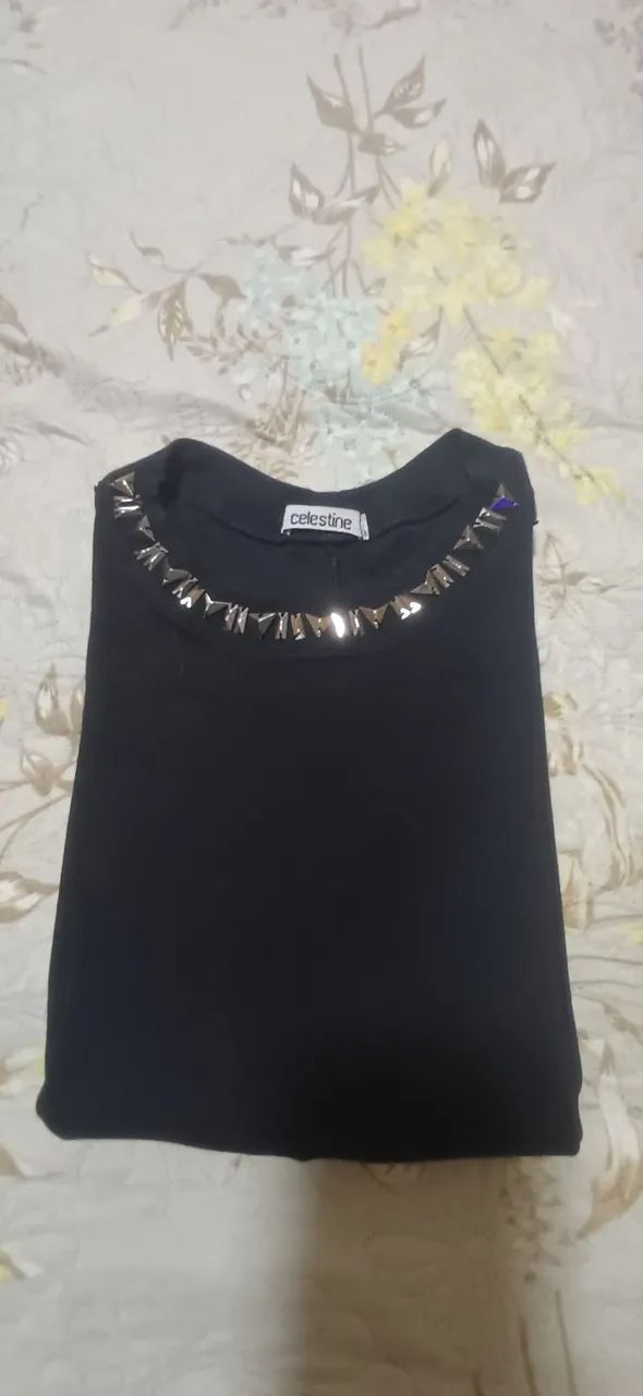 Blusinha P detalhes gola  - Foto 3
