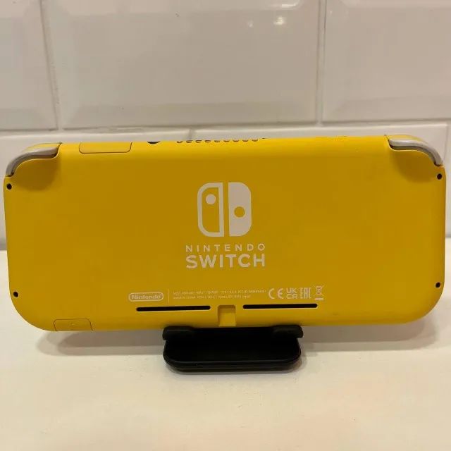 Nintendo Switch Lite - 32Gb e 64Gb MicroSD - Amarelo - Caixa e