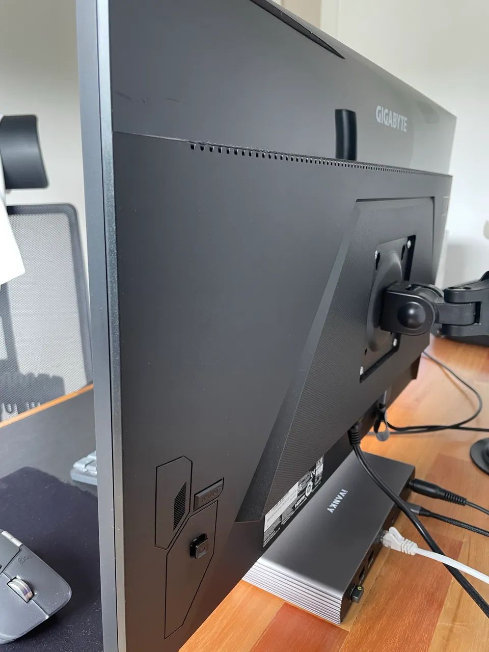 Monitor Gigabyte M27 4K 160hz IPS KVM - Foto 3