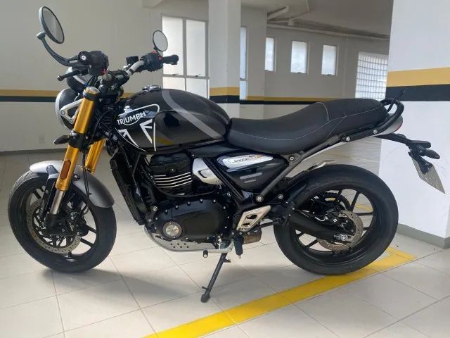 Vendo Triumph Speed 400 2026, com 1130 km. 