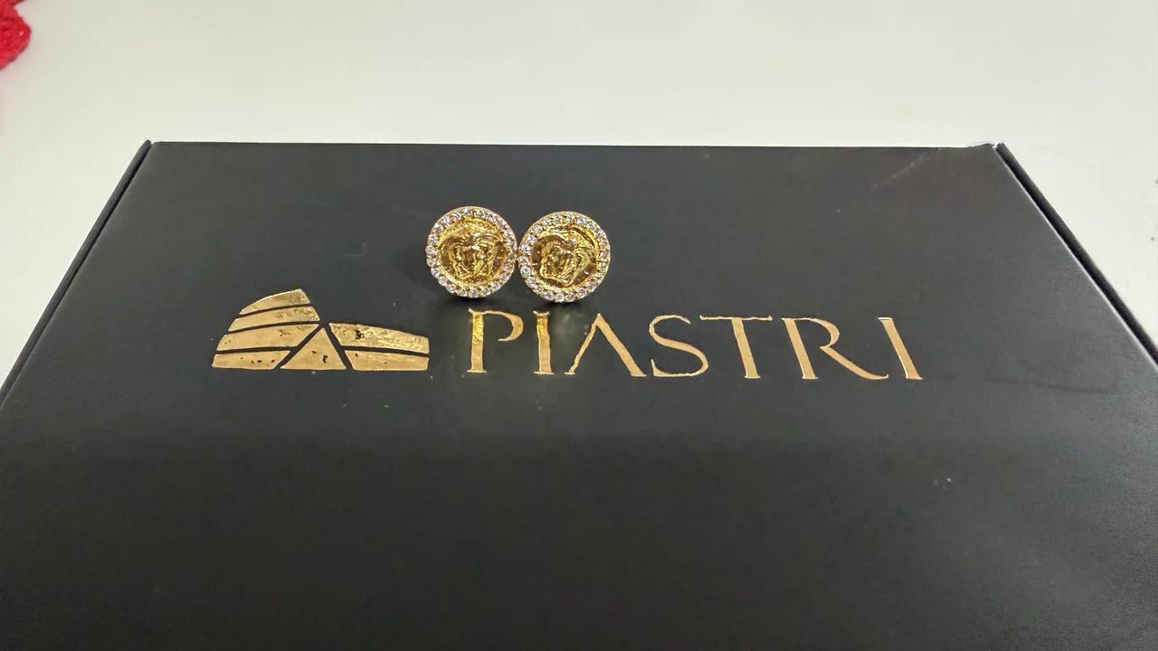 Par de brincos dourado Medusa - Foto 3