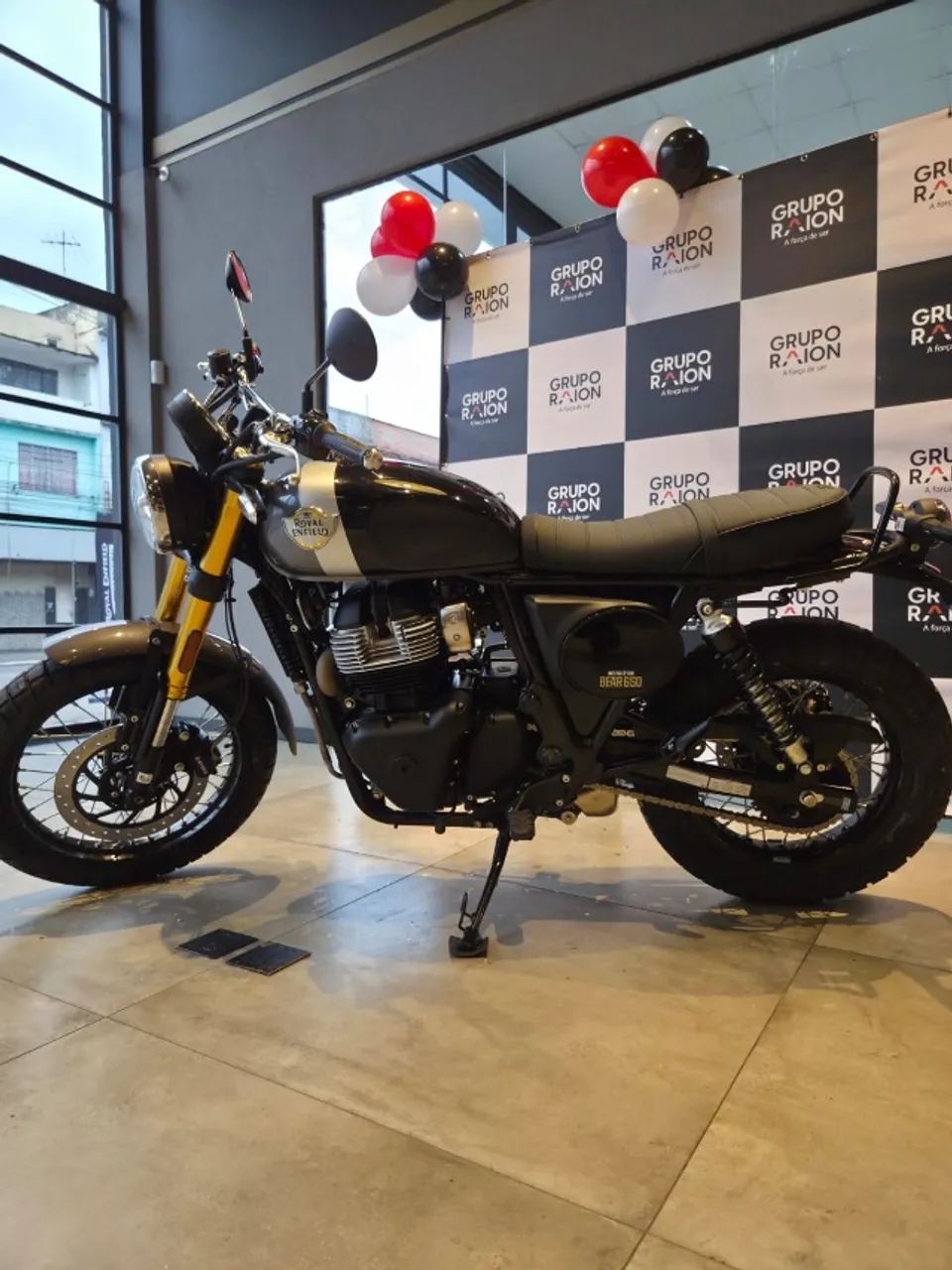 AM -INTERCEPTOR BEAR 650cc GOLDEN SHADOW - Foto 2