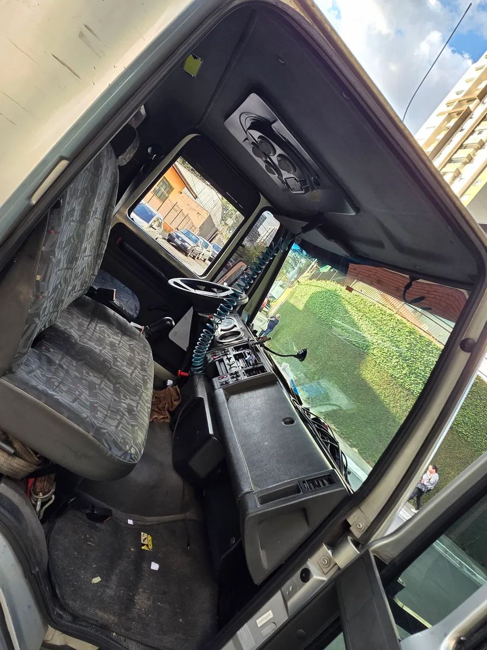 Ford cargo 815 e todo revisado  - Foto 3
