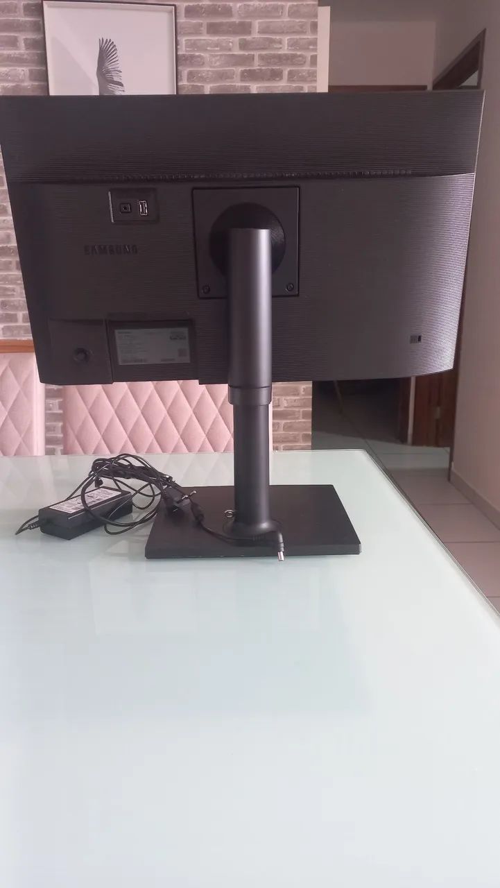 Monitor Samsung Odyssey 24' - Foto 2