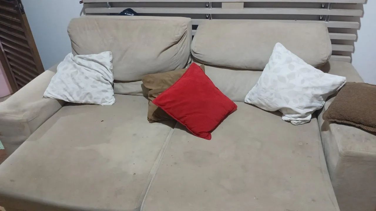 Sofa e poltrona e travesseiros  - Foto 2