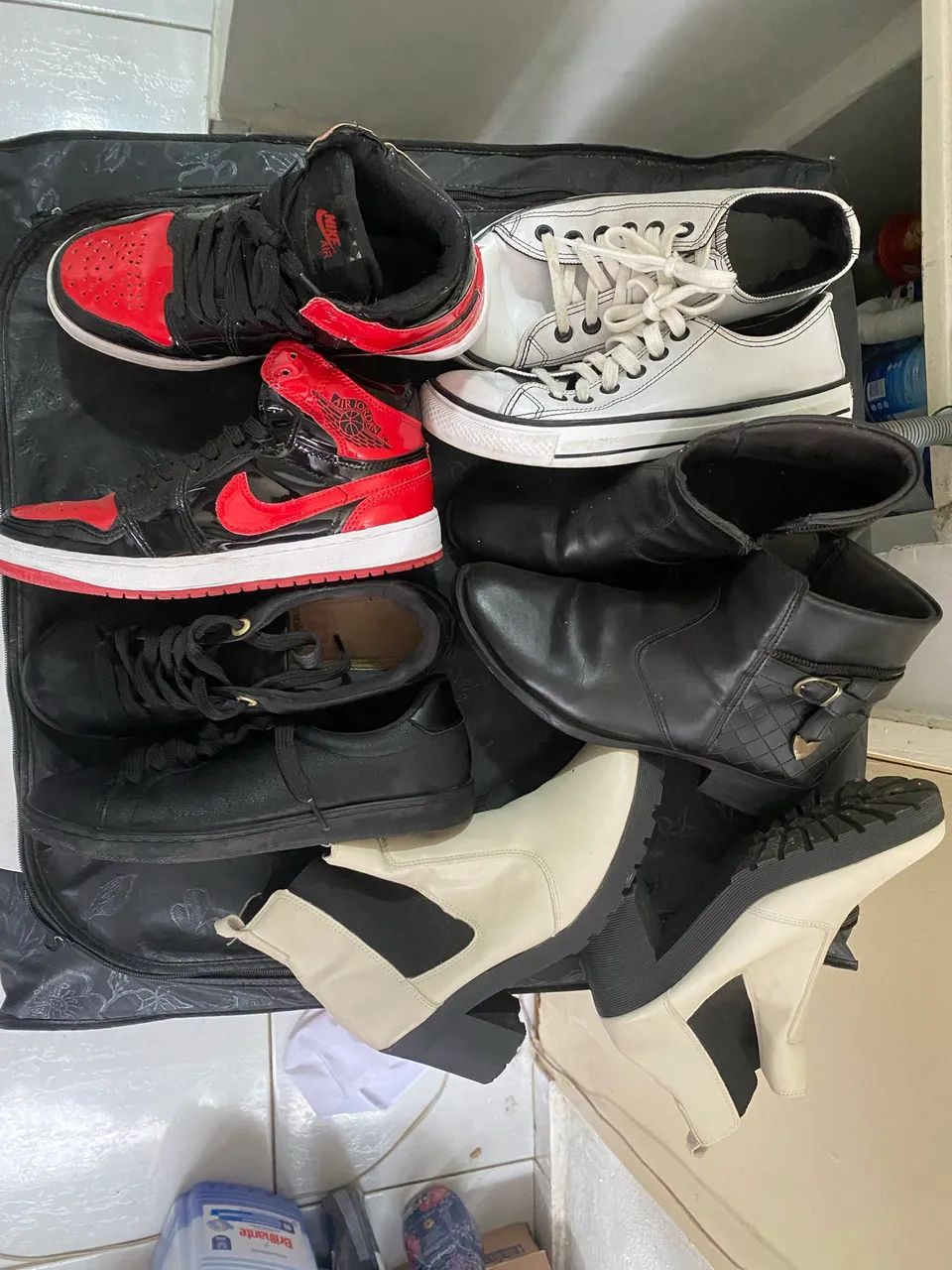 Tênis e botas