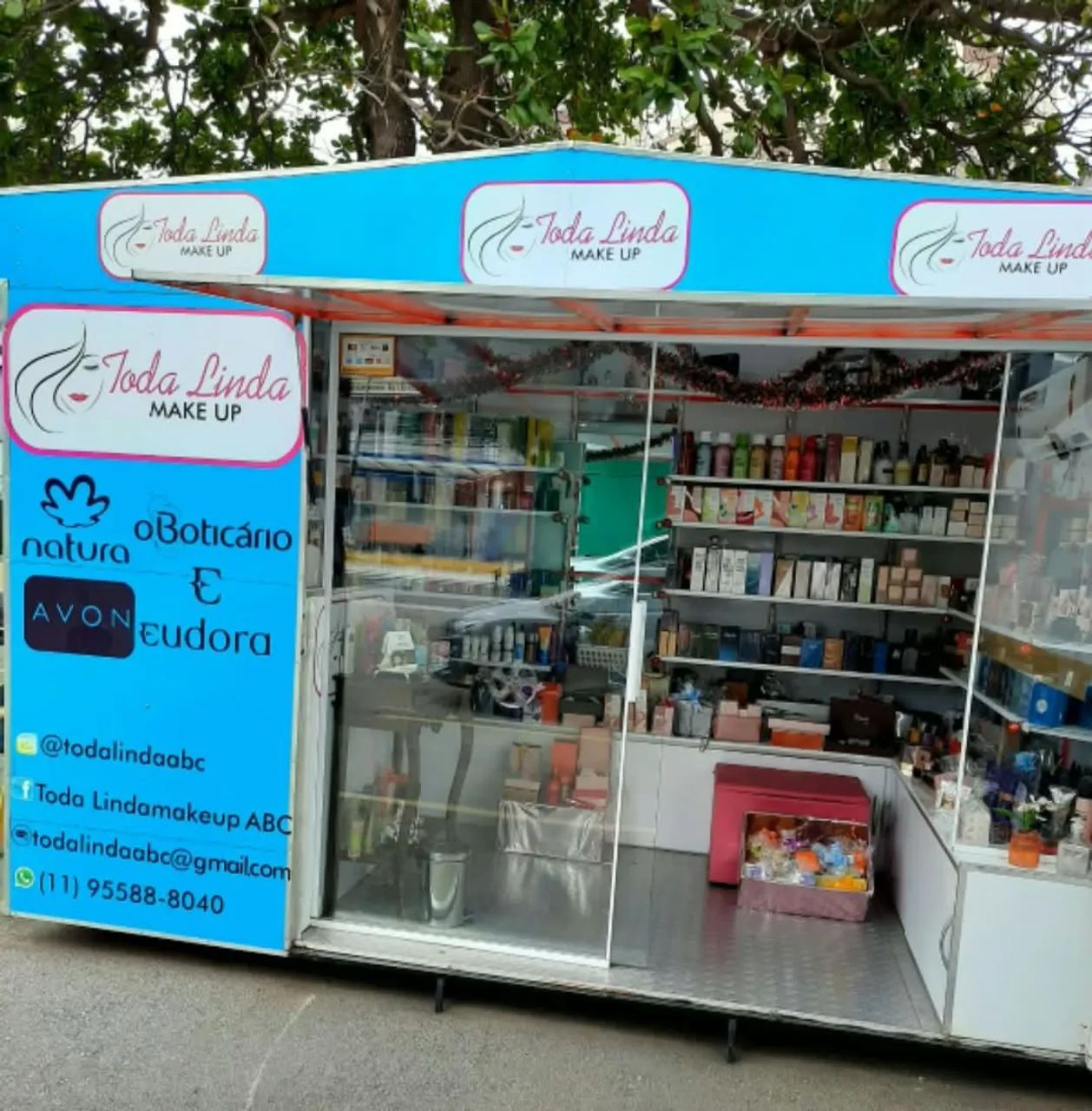 Trailer à venda. Ideal para loja de comércio, alimentação,beleza, cosméticos e muito mais! - Foto 4