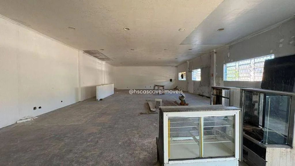 Barracão de esquina na Neva com 300 m2 - Foto 2