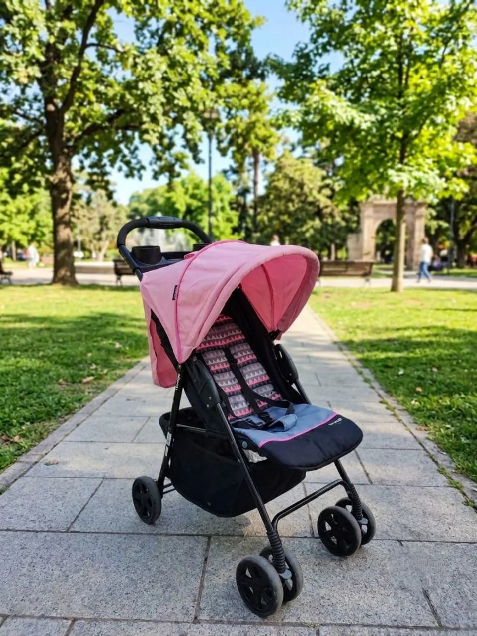Carrinho de bebê rosa  - Foto 2