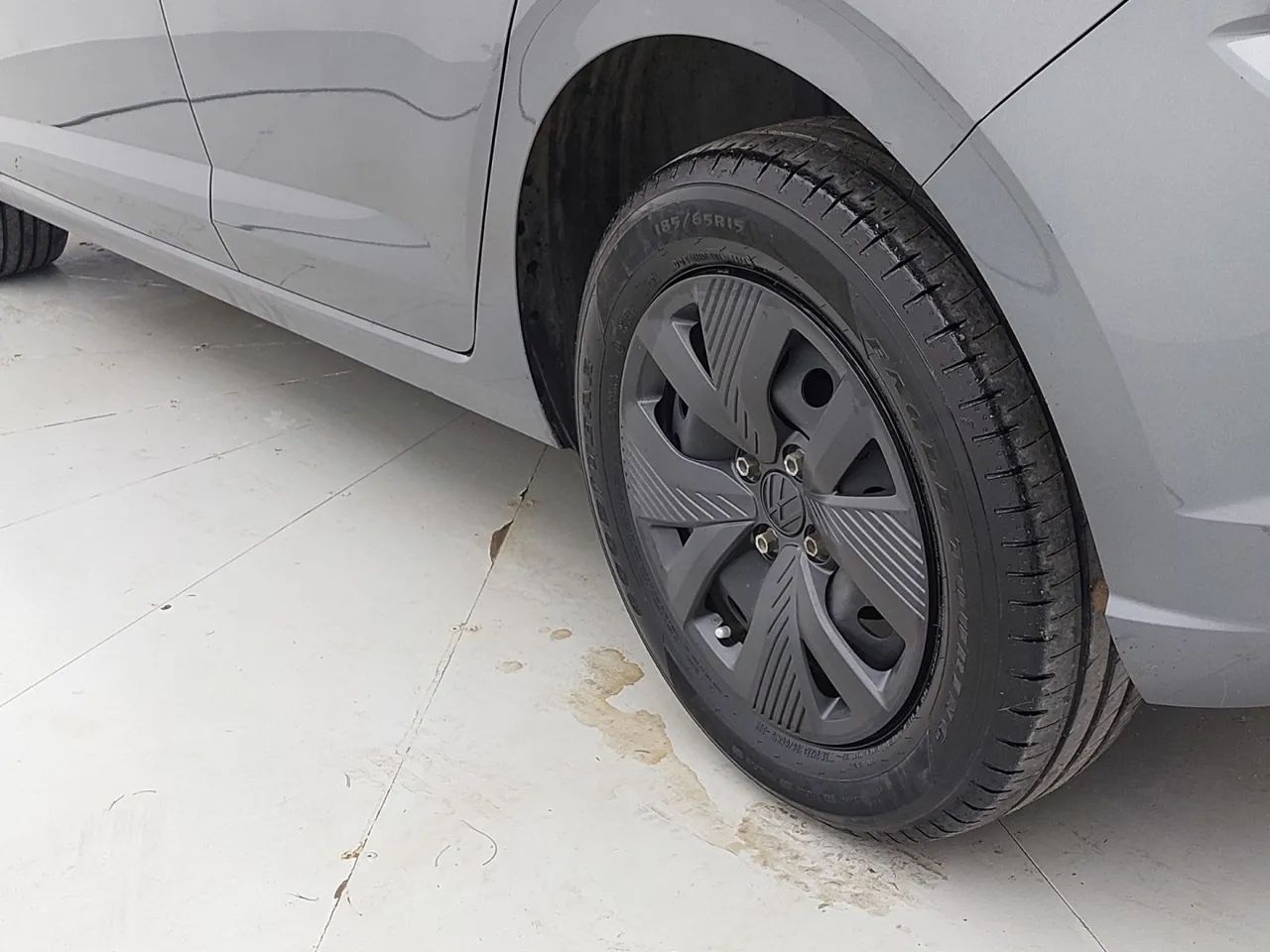 Volkswagen Polo Track 1.0 Flex 12V 5p, foto 12 de 18