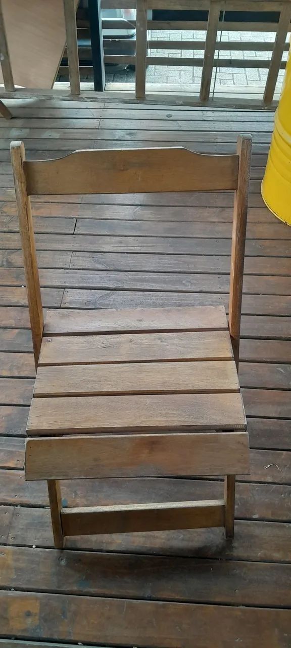 Vendo jogo de mesa abrir e fechar de madeira  - Foto 5