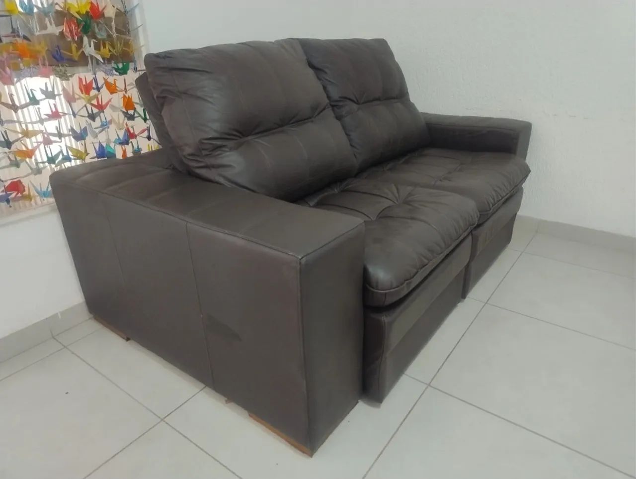 Sofá couro legítimo retrátil e reclinável - sem nenhum detalhe   - Foto 2