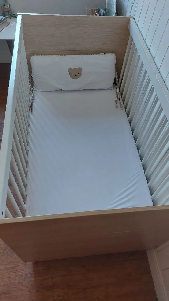 BERÇO QUE VIRA CAMA EM MDF E MADEIRA + COLCHÃO ORTOBOM  - Foto 2