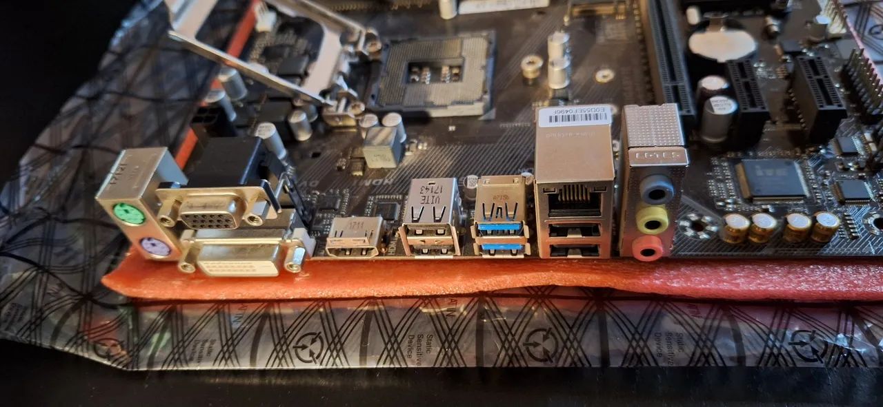 Placa-Mãe Gigabyte GA-H110M-M.2 DDR4 LGA 1151 - Foto 3