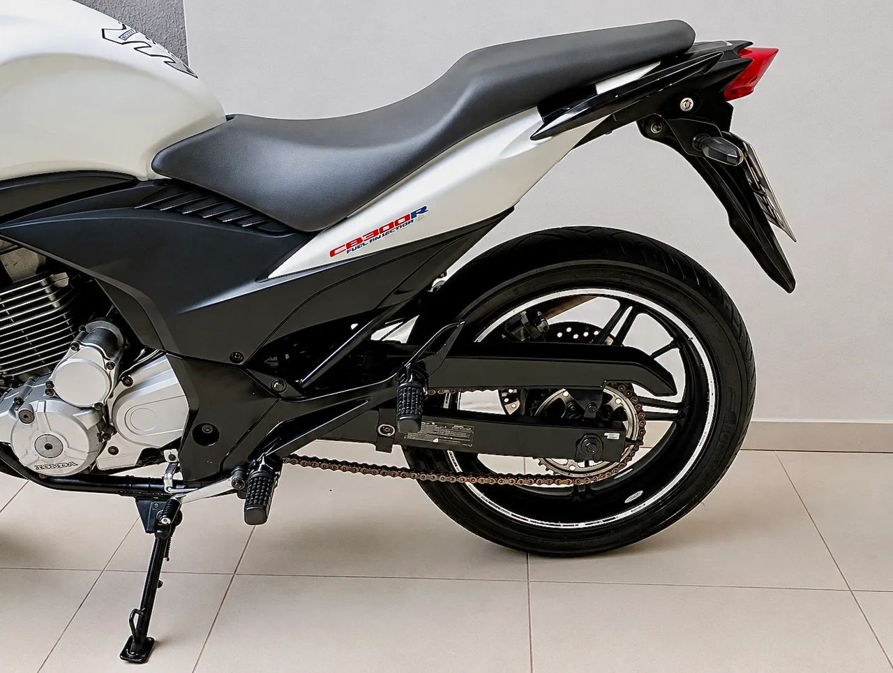 ? VENDO HONDA CB 300R 2013   - Foto 2