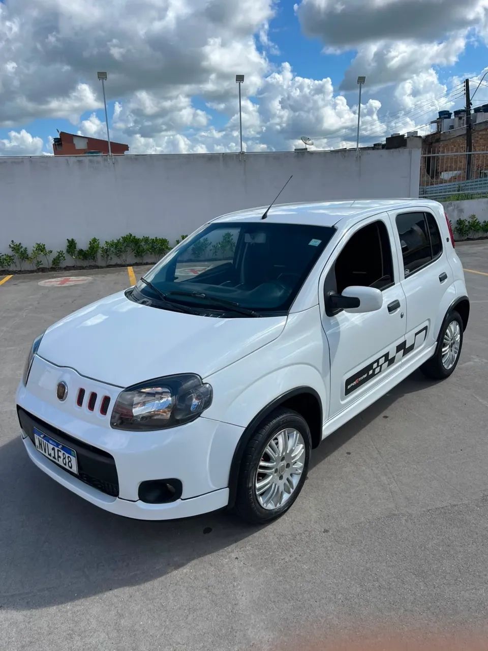 Fiat Uno Sporting 1.4 EVO Fire Flex 8V 4P 2012 - Foto 3