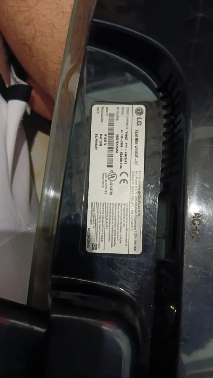 Monitor LG Flatron 19 polegadas com listra na tela (vender logo) - Foto 2