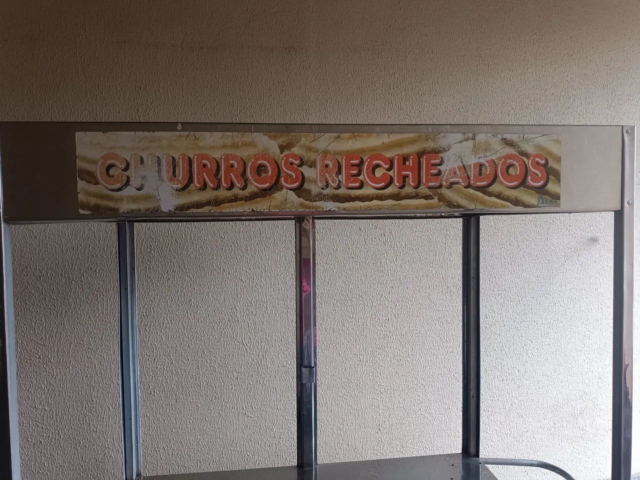 Vende-se esse carinho de churros 