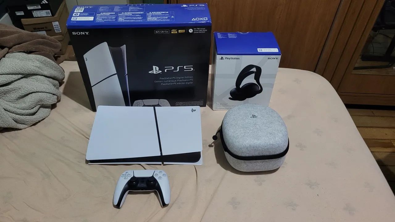 PS 5 Mídia Digital 825GB + HEADSET Pulse Elite