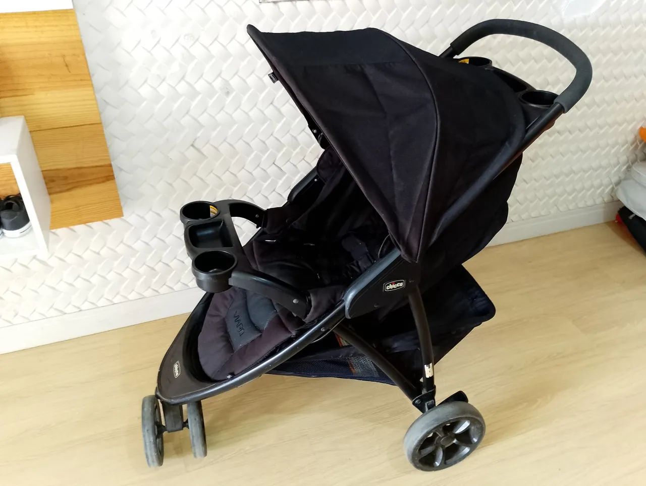 Carrinho com bebe conforto Chicco Viaro 