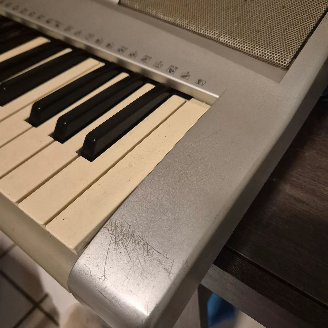 Teclado Yamaha PSR-E303 - Foto 4