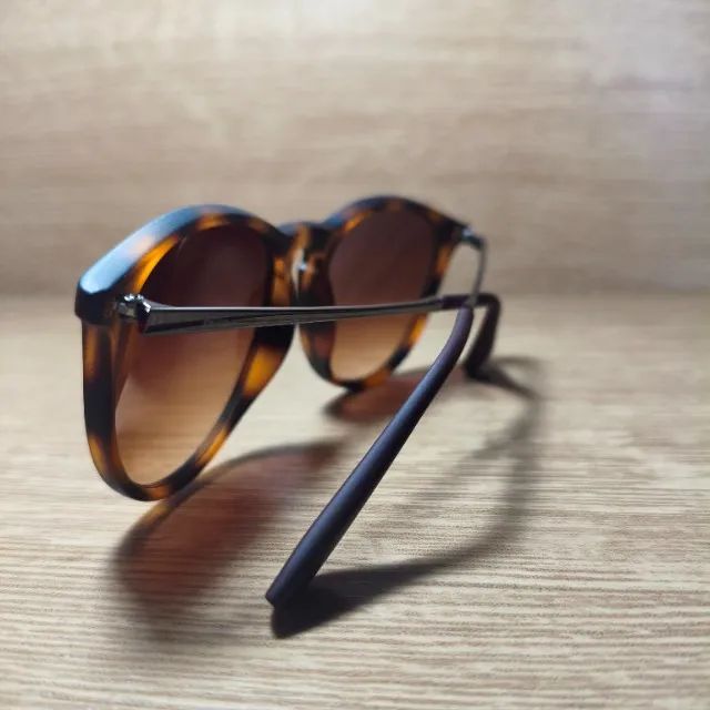 Óculos de Sol Ray Ban Erika Marrom Tartaruga - Foto 2