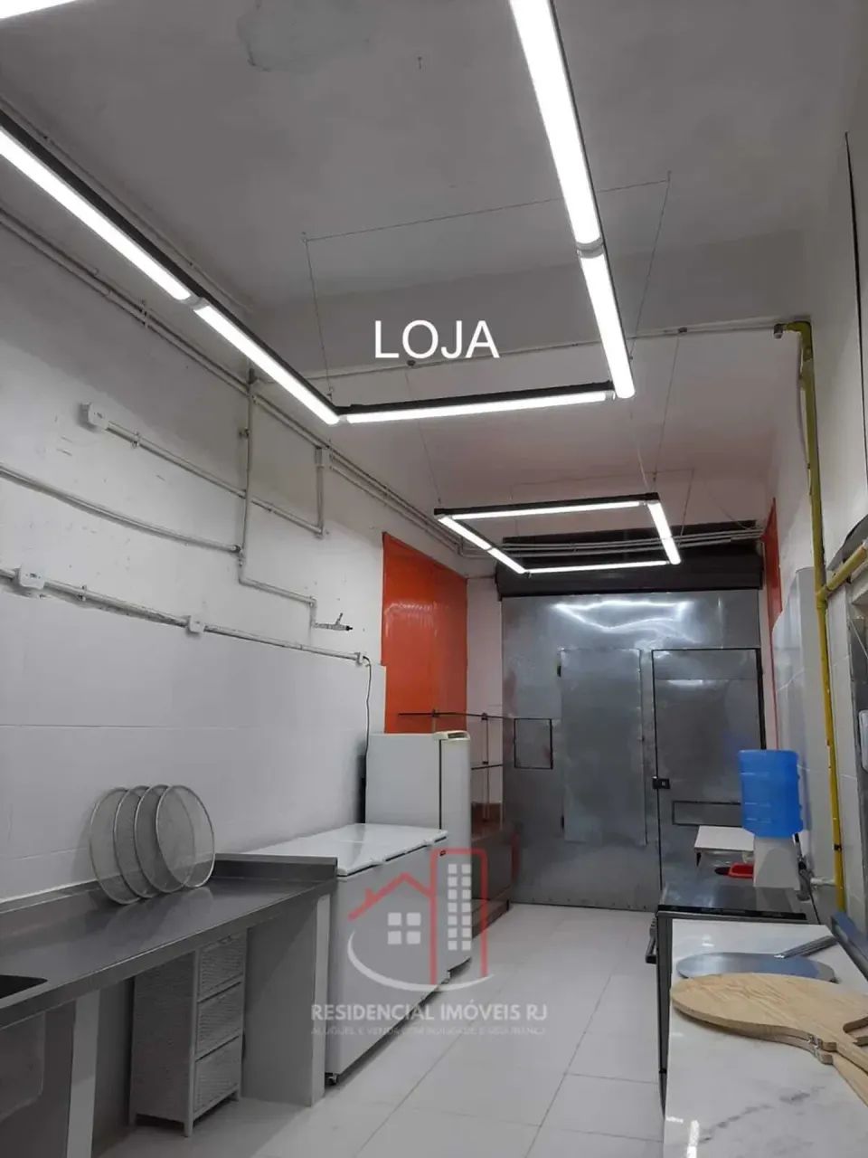 Glória: Prédio Inteiro com Renda de 0,8% ao mês - Loja + 3 Apartamentos - Foto 3