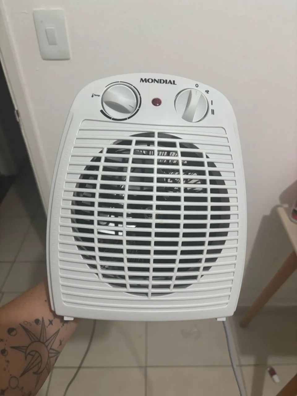 Aquecedor elétrico portátil 