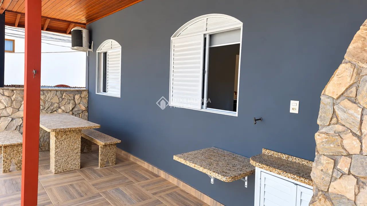 Casa com 4 quartos e 260m² à venda em Rio Tavares, Florianópolis. - Foto 3