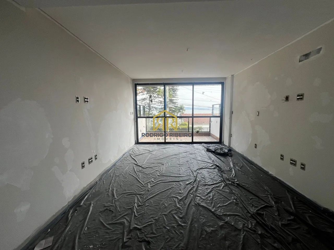 Studio com vista mar no melhor bairro de Floripa