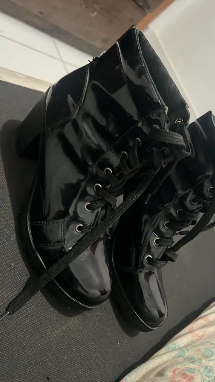 Vendo bota de verniz 