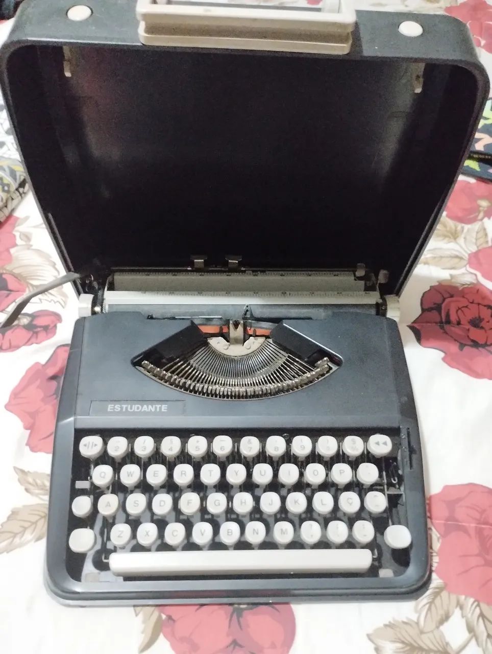Máquina de escrever 403004427622174720