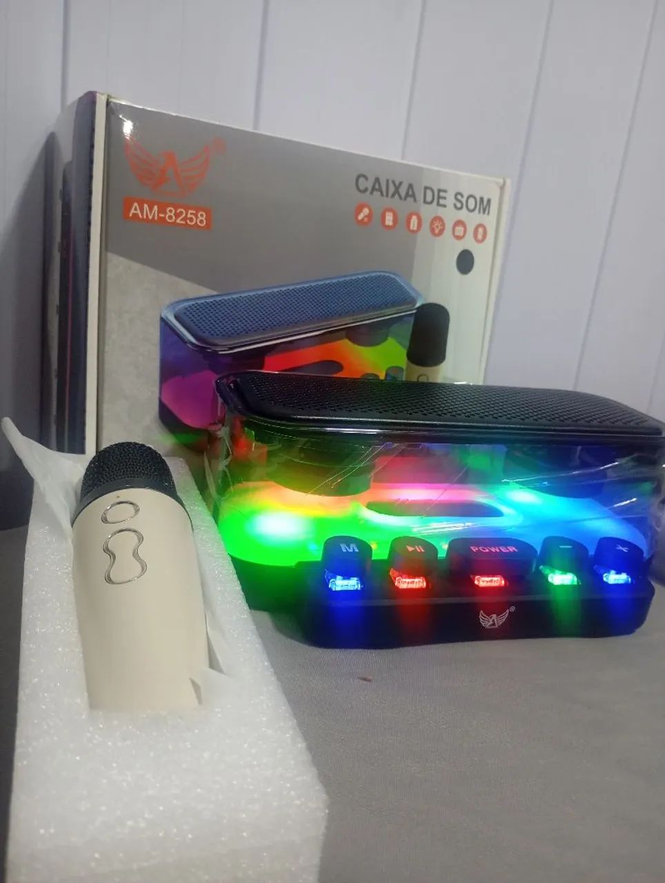 Caixa de som com Bluetooth rádio e dois microfones - Foto 2