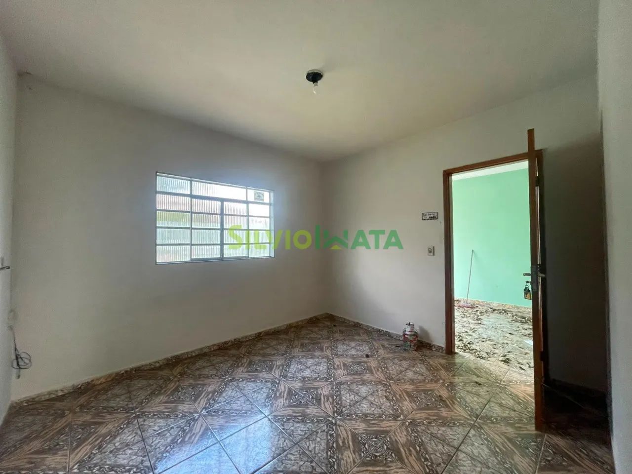 EXCELENTE CASA , 02 QUARTOS, AMPLO QUINTAL, JARDIM BATEL. - Foto 4