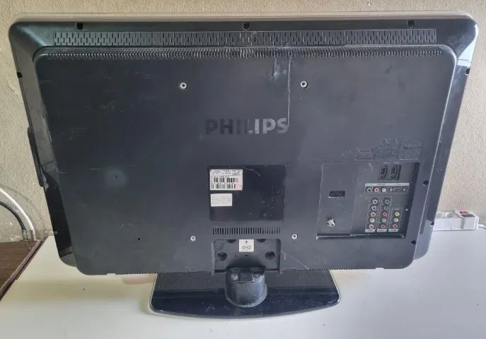 VENDO TV LCD PHILIPS USADA DE 32 POLEGADAS - Foto 2