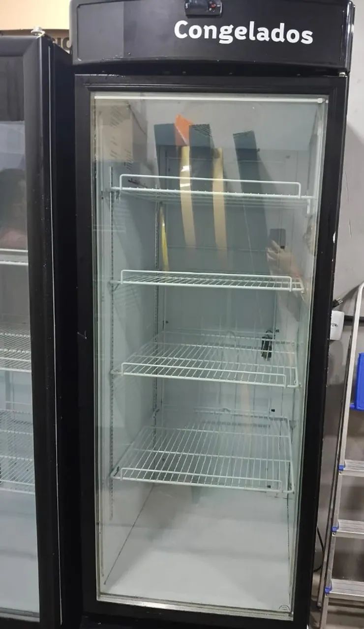 Freezer Vertical Gelopar GFA-57LP 220v 572l Preto - Foto 2